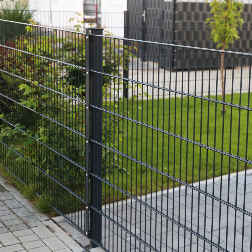pose de cloture grillage pour jardin à l'arbresle